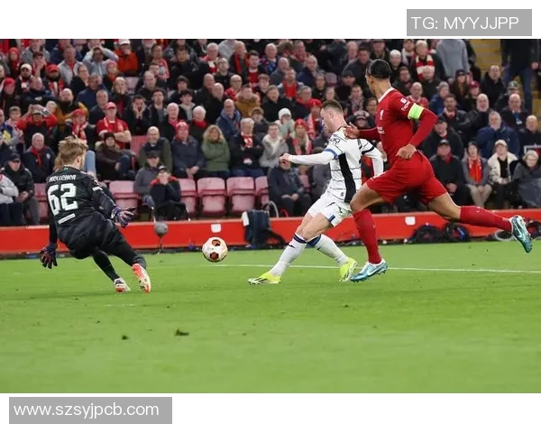 新英格兰队与亚特兰大队的激烈对决揭示足球战术新趋势 新英格兰队与亚特兰大队的激烈对决揭示足球战术新趋势